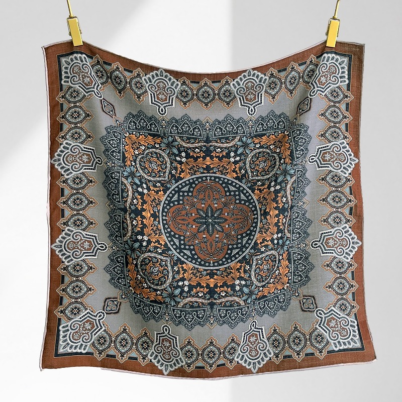 Central Compass Persian Floral - огляд і ціна Travel Accessories Gifts