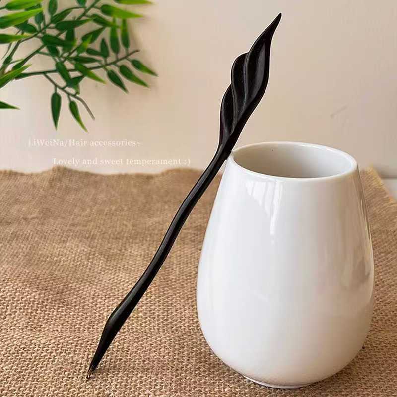 Wooden Hairp Exquisite Carving - огляд і ціна Travel Accessories High End